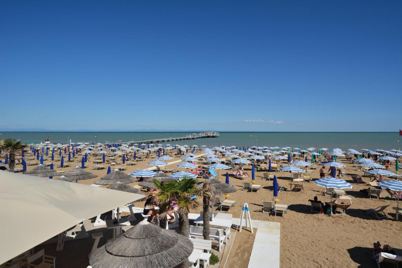 Appartement Lignano Pineta With Sea View à Lignano Sabbiadoro Extérieur photo